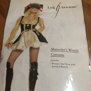 Leg Avenue Marauder Wench Costume